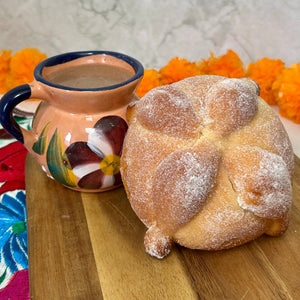 5 Traditional Pan de Muerto and Mayordomo Chocolate Package