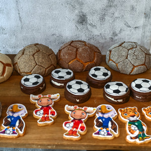 Paquetazo Futbolero (The Ultimate Match-Day Box)