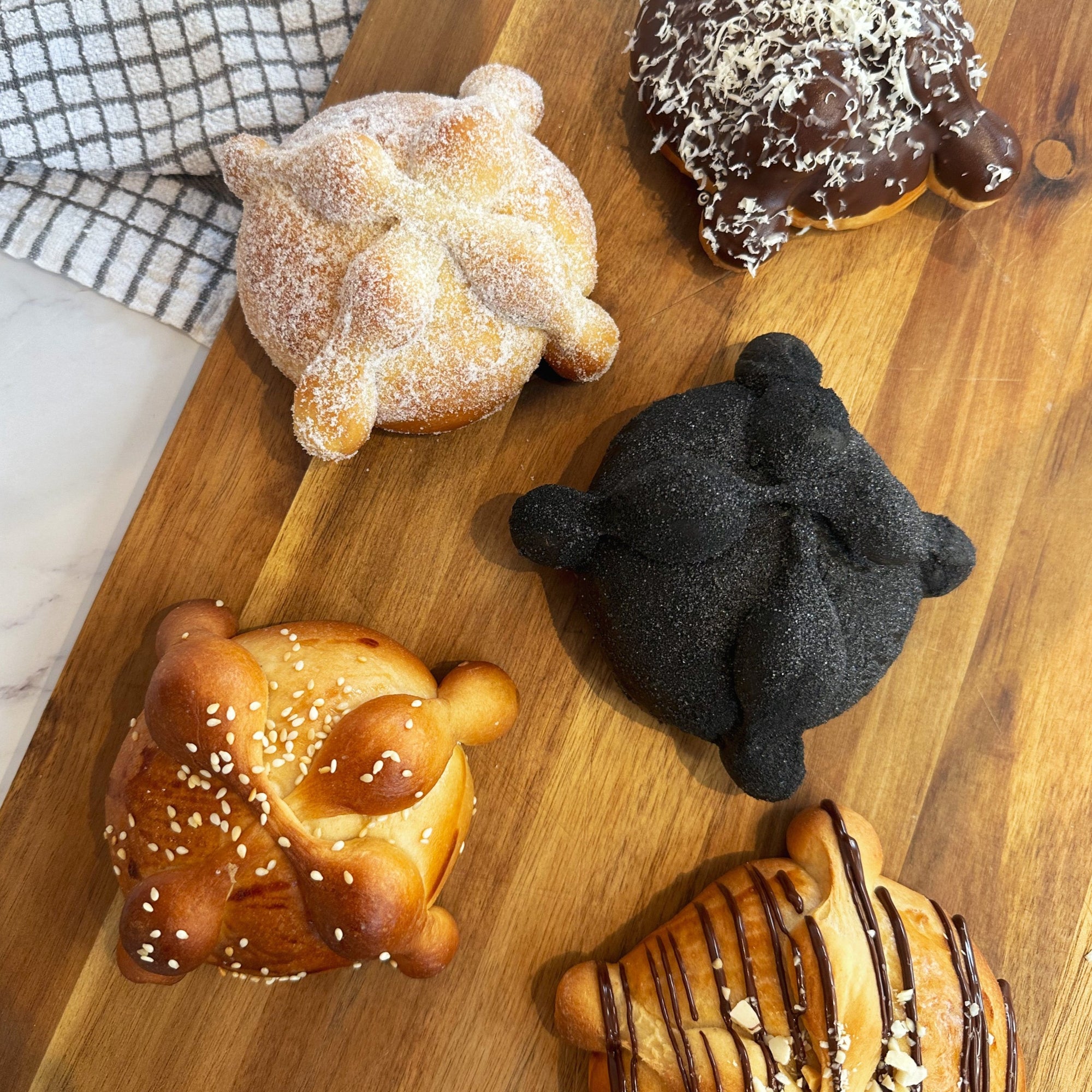 Pan de Muerto (Individual) - Minimum 5 per order